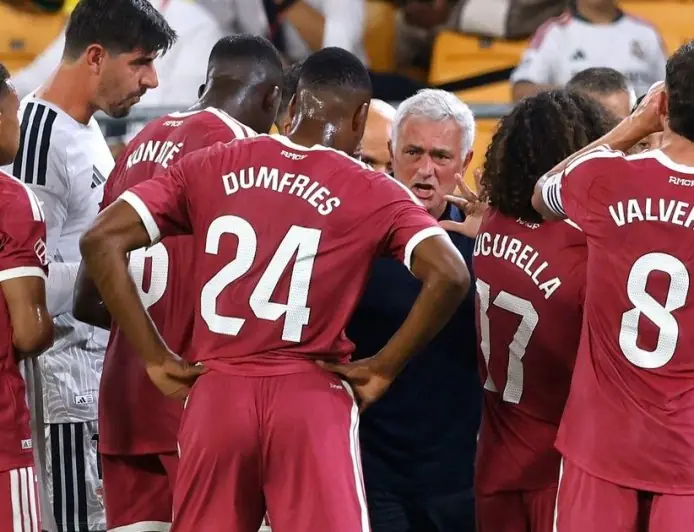 مورينيو يصف لاعبي ريال مدريد بالسذاجة بعد هزيمتهم أمام بيتيس
