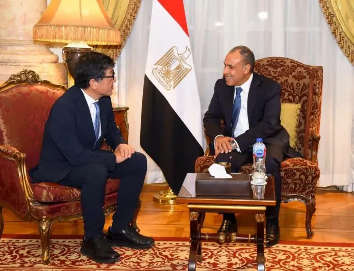 وزير الخارجية يلتقي بالرئيس التنفيذي لمجموعة تويوتا تسوشو اليابانية لتعزيز العلاقات الاقتصادية