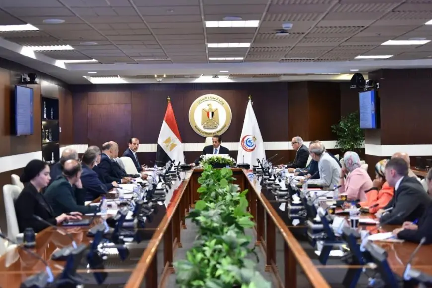 وزير الصحة يقود اجتماع الهيئة العامة للتأمين الصحي لبحث تحسين الخدمات الطبية