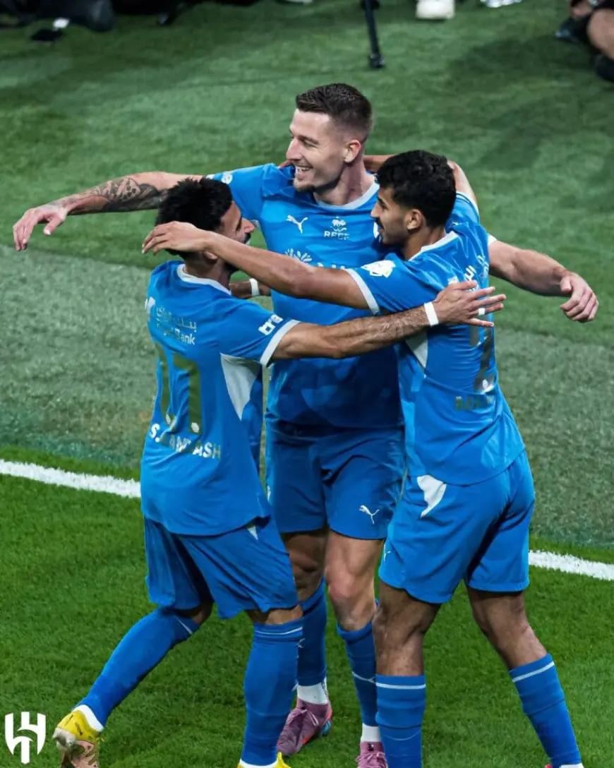 الهلال يسحق الأهلي بثلاثية ويعزز صدارته في الدوري السعودي