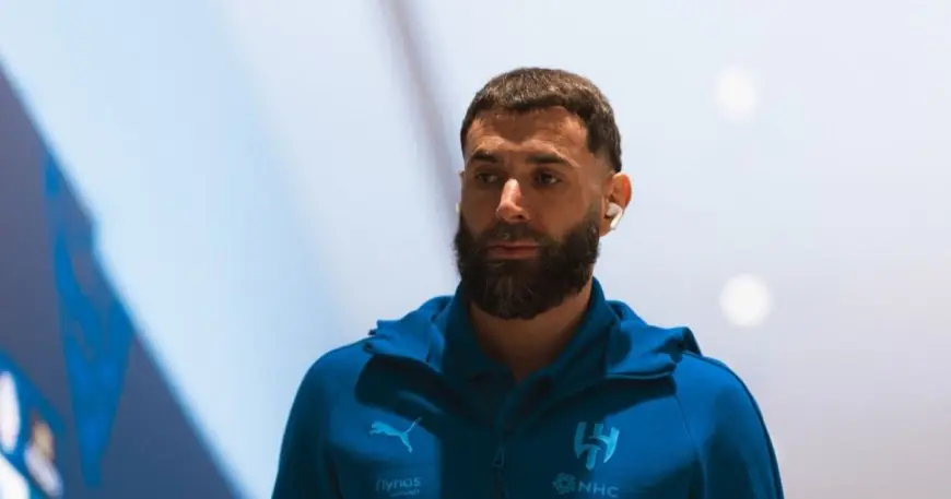 الهلال يكشف احترافية ورقيّ تعامله مع بنزيما وتفهّم اللاعب لقرار النادي
