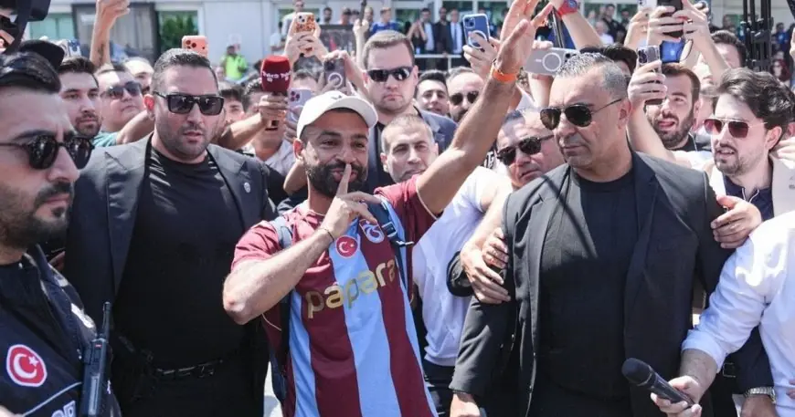 محمد صلاح يكشف عن دهشة سوبوسلاي من استقباله في طرابزون ويؤكد تطلعه لإنجاز استثنائي
