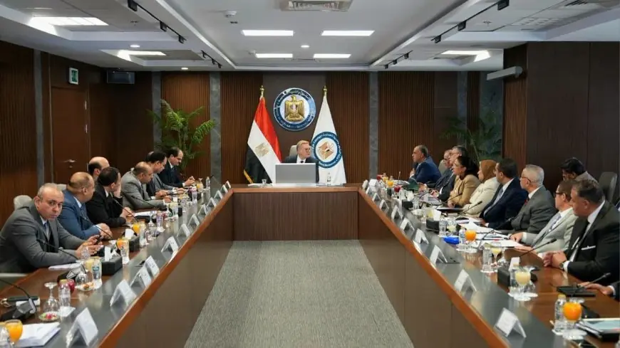 وزير البترول يعلن عن خطة لتحديث معامل التكرير وتعزيز كفاءة التخزين والنقل لتحقيق أمن الطاقة