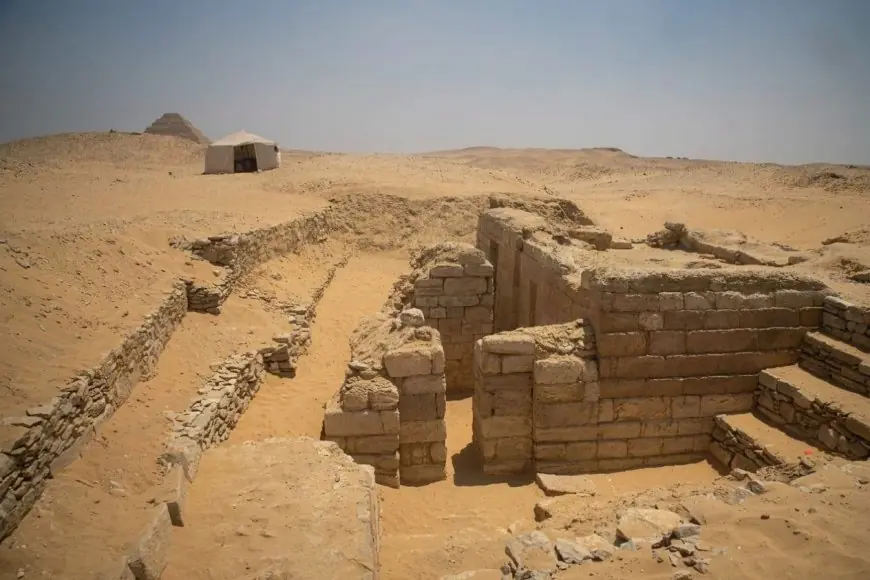 اكتشاف أثري مذهل العثور على مقبرة من أواخر عصر الأسرة الخامسة في سقارة
