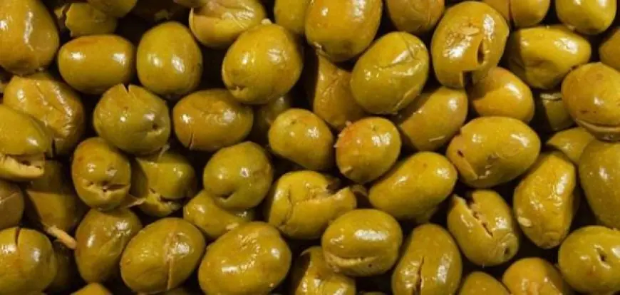 أسهل طرق لتخليل الزيتون الأخضر في المنزل