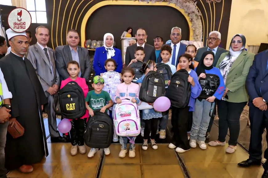 1100 شنطة مدرسية في مبادرة العودة للمدارس برعاية محافظ سوهاج