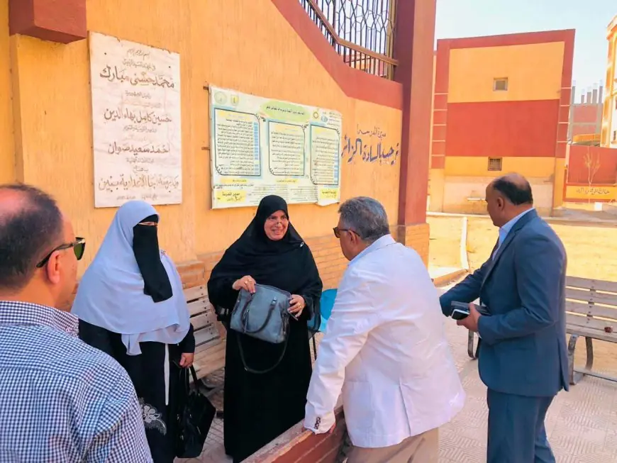 محافظ الدقهلية يزور مدرسة أجا الإعدادية بنين ويشيد بالتحضيرات المبكرة للعام الدراسي الجديد