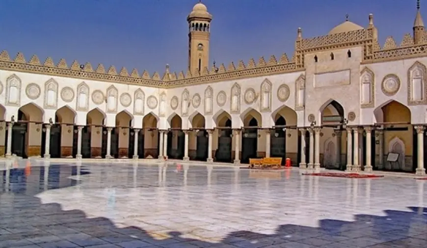 الأزهر يستنكر تمزيق المصحف من قبل متطرف يميني في نيويورك ويطالب بتحرك عاجل