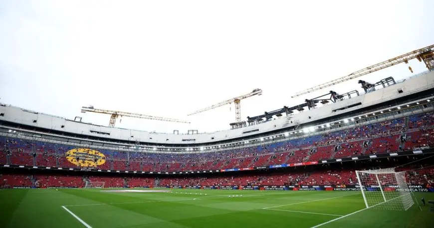 اضطرابات جوية تهدد مواجهة برشلونة وفينورد في دوري الأبطال أوروبا