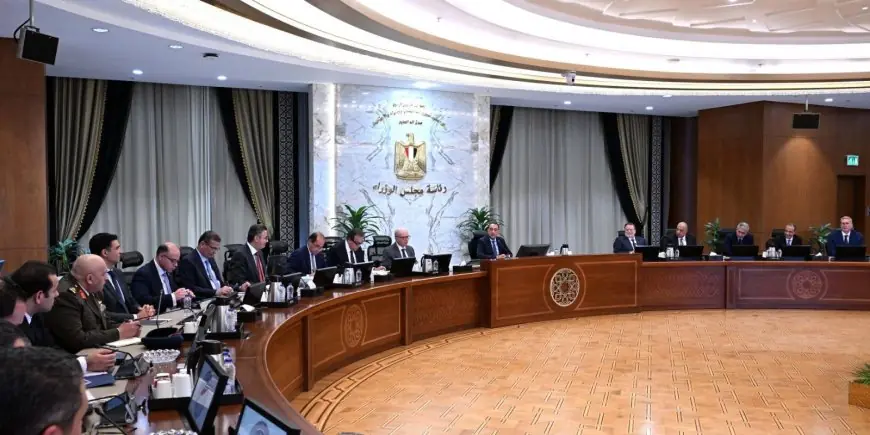 الحكومة تمدد مهلة تصحيح أوضاع الأجانب المقيمين بدون تصاريح لمدة عام إضافي