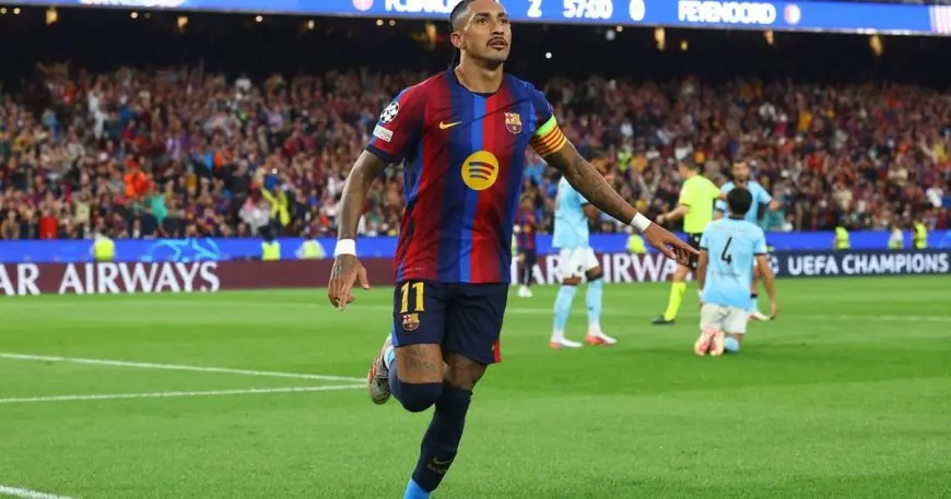 رافينيا المتألق يقود برشلونة لاكتساح فينورد في دوري أبطال أوروبا