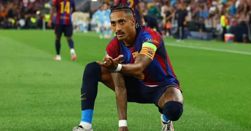 رافينيا يؤكد: هدفنا إسعاد جماهير برشلونة وتجنب الحديث عن الكرة الذهبية