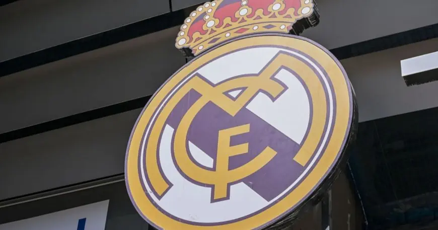 ريال مدريد يقترب من تجديد عقد نجم خط الوسط الساحر