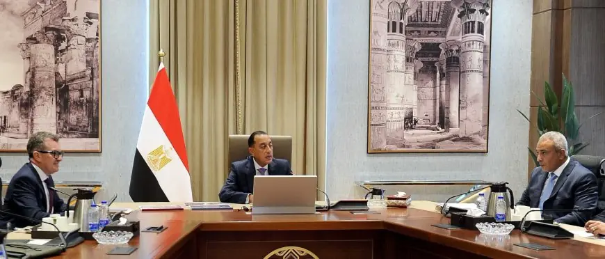 رئيس الوزراء يراجع مع وزير التخطيط آخر مستجدات الاقتصاد المصري وخطة الاستثمار