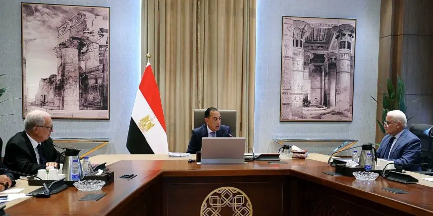 مدبولي يراجع تطورات حل التشابكات المالية بين القابضة للقطن والغزل والنسيج والتأمين الاجتماعي لتعزيز الاستقرار المالي