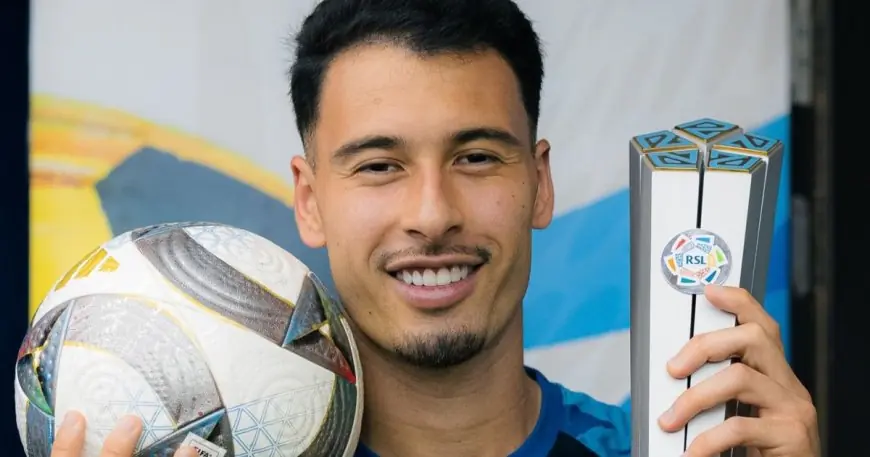 تألق مارتينيلي وفشل بلعيد في مواجهة الهلال ضد التعاون
