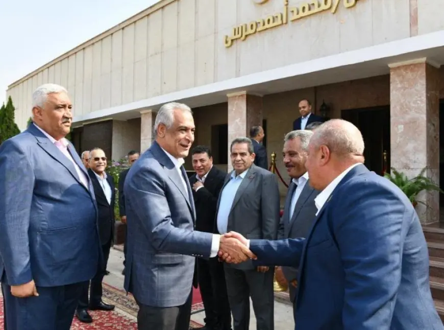 وزير الدولة للإنتاج الحربي يشرف على إنتاج شركة أبو زعبل للكيماويات ويشدد على أهمية بيئة العمل الآمنة