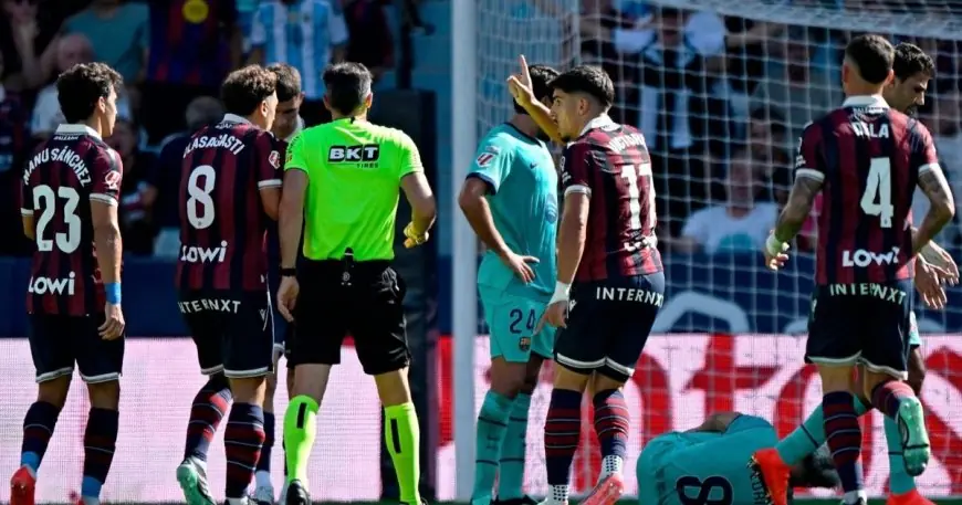إيريك غارسيا: تحديات برشلونة أمام ليفانتي بسبب الحرارة وظروف الملعب
