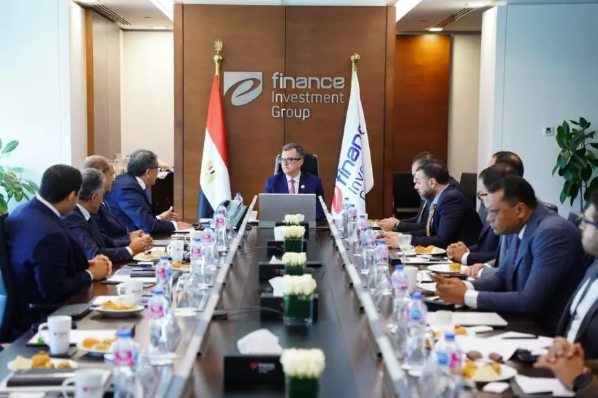 وزير التخطيط يزور إي فاينانس ويشيد بمساهمة بنك الاستثمار القومي كنموذج رائد للاستثمار التنموي