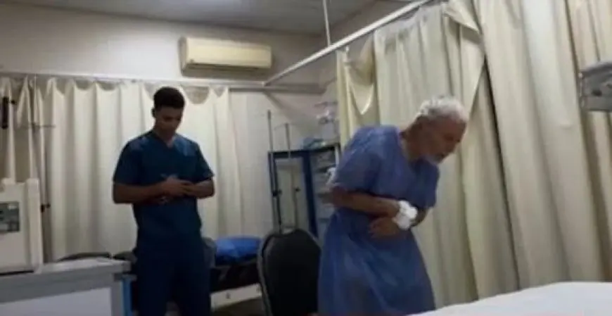 ممرض يساعد مسنا في الصلاة بمستشفى في حلوان ويشدد على حقه في العبادة