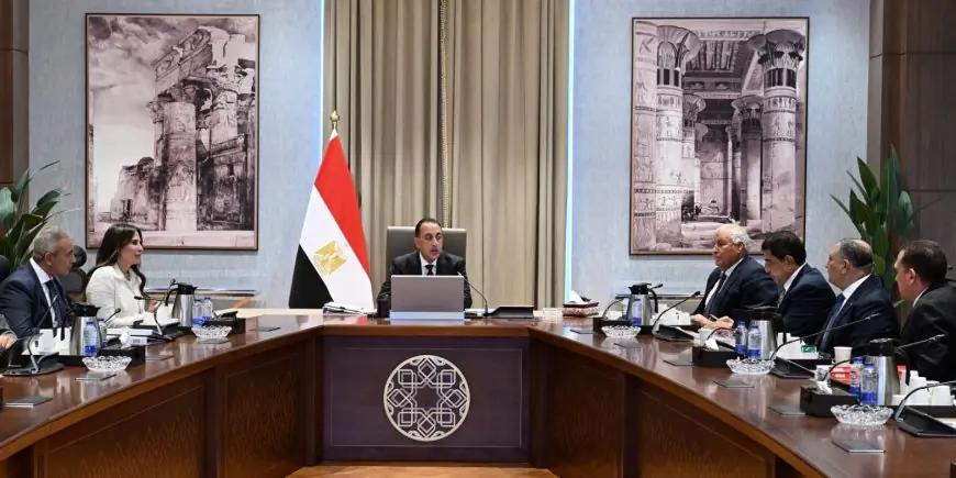 مدبولي يعلن عن خطط تطوير الساحل الشمالي الغربي لتعزيز جودة الخدمات للمواطنين