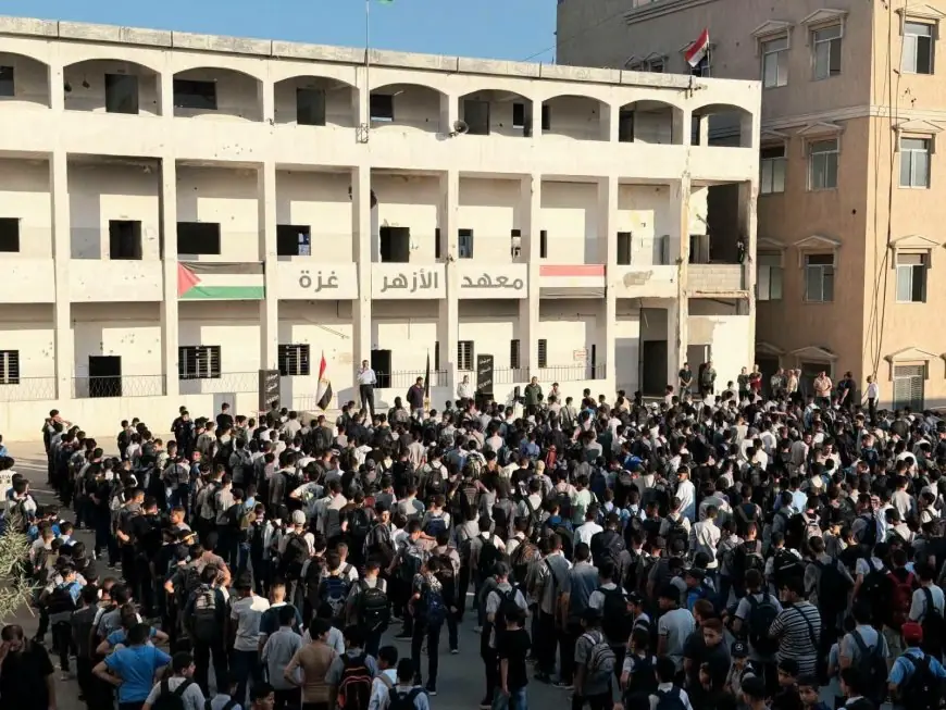 طلاب الأزهر في غزة يطلقون العام الدراسي الجديد تحت رايات مصر وفلسطين