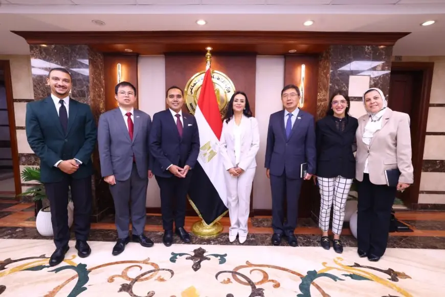 وزيرة التضامن الاجتماعي تلتقي بوزير الدولة السنغافوري للشئون الخارجية والداخلية لتعزيز التعاون