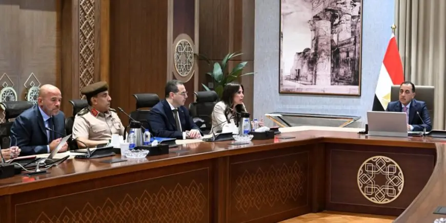 رئيس الوزراء يستعرض تطورات مشروع ضخم في مدينة العلمين الجديدة خلال اجتماع خاص