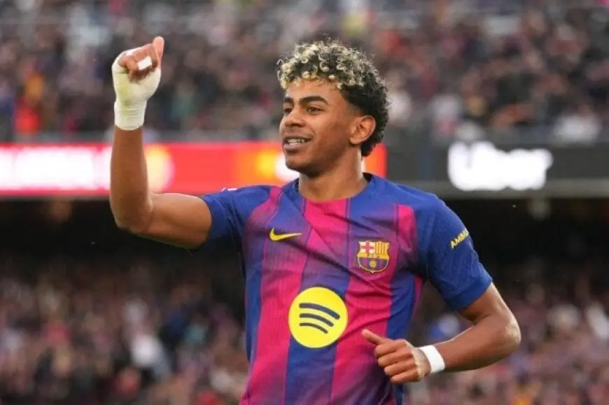 برشلونة يخطط لدعم لامين يامال في سباق الكرة الذهبية وفليك يؤكد استحقاقه للجائزة
