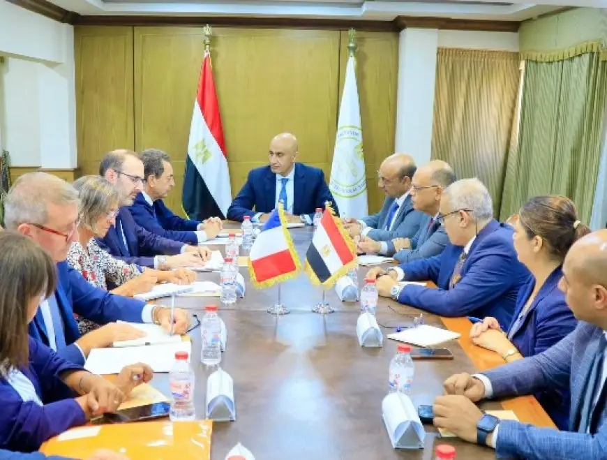 وزير التعليم والسفير الفرنسي يناقشان تعزيز التعاون التعليمي بين البلدين