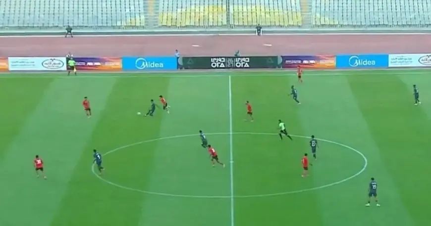 تسديدة رائعة من منتصف الملعب تهز شباك الدوري المصري