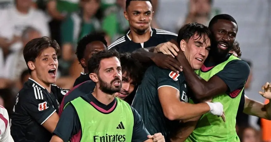 مورينيو يوجه انتقادات لاذعة للاعبي ريال مدريد ويفاجئ كارلوس إسبي بتصريحات صادمة
