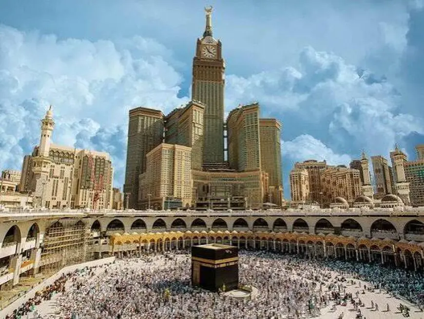 الأزهر يستنكر بشدة استهداف الأراضي المقدسة ويشدد على أن المساس بمكة يثير مشاعر ملياري مسلم
