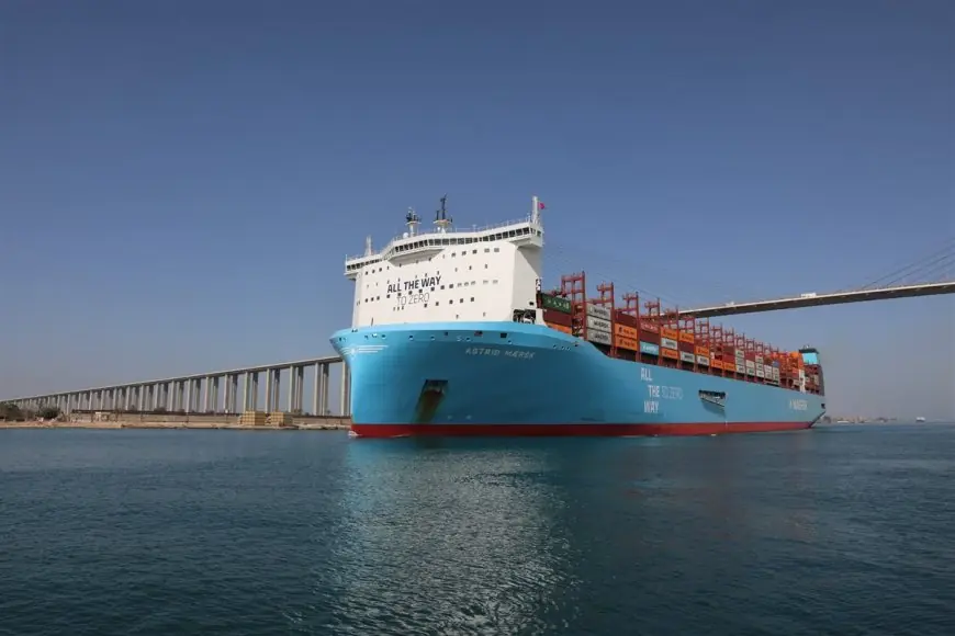 عبور تاريخي لسفينة الحاويات OOCL PORTUGAL في قافلة الشمال عبر قناة السويس
