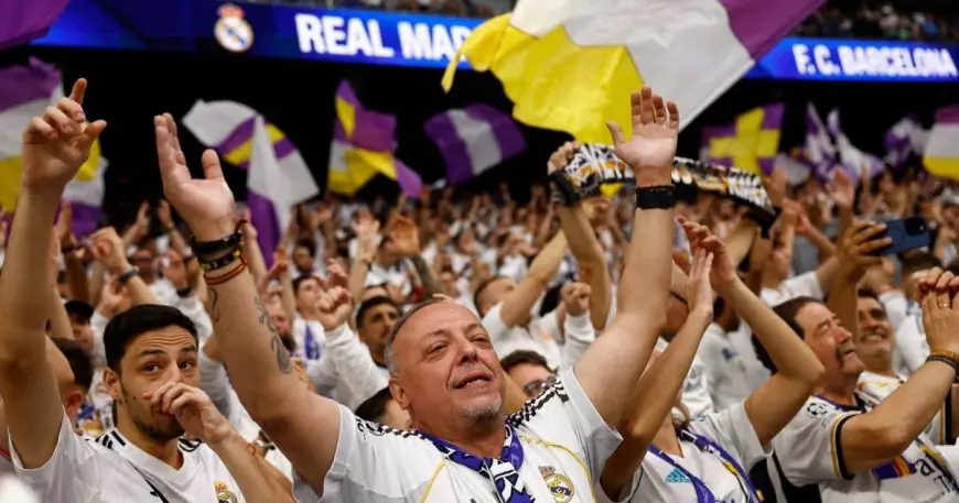 ريال مدريد يتفوق على برشلونة وعمالقة أوروبا في سباق ضم موهبة مانشستر يونايتد