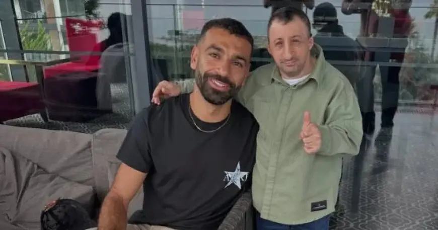لقاء مثير بين كوكسال بابا ومحمد صلاح قبل المواجهة الحاسمة بين طرابزون سبور وجالاتا سراي