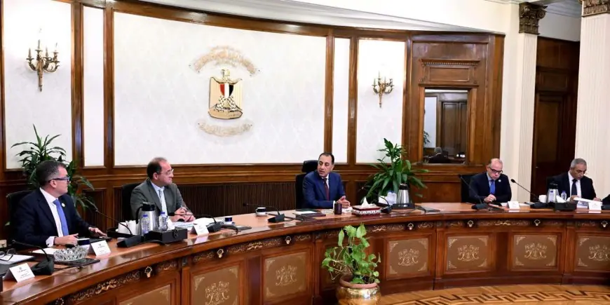 رئيس الوزراء يبحث استراتيجيات اقتصادية جديدة للمستقبل