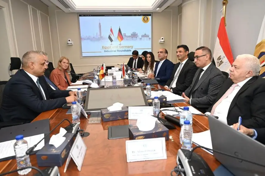 وزير الصناعة يناقش خطط الاستثمار والتوسع في السوق المصري مع 11 شركة ألمانية