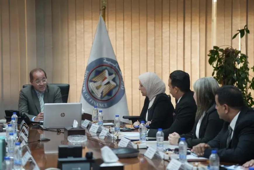 وزير المالية يعلن عن تسهيل الإجراءات الضريبية والجمركية وتحسين الخدمات