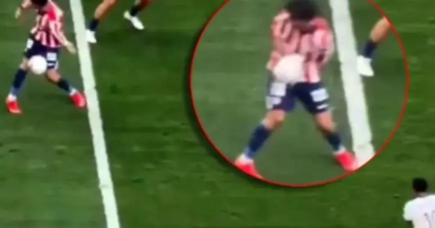 ركلة جزاء غامضة تشعل الجدل حول تحكيم ديربي مدريد