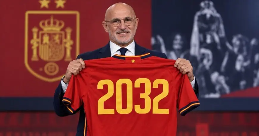 اكتشف إنجازات دي لافوينتي: مهندس أمجاد منتخب إسبانيا وأرقامه المذهلة مع لا روخا