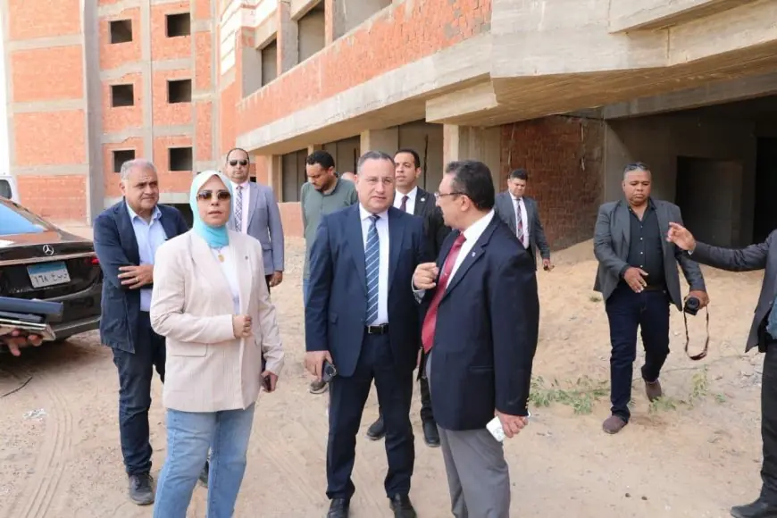 جولة وزير التعليم العالي والقائم بعمل وزير الثقافة في فرع جامعة الإسكندرية بمدينة برج العرب