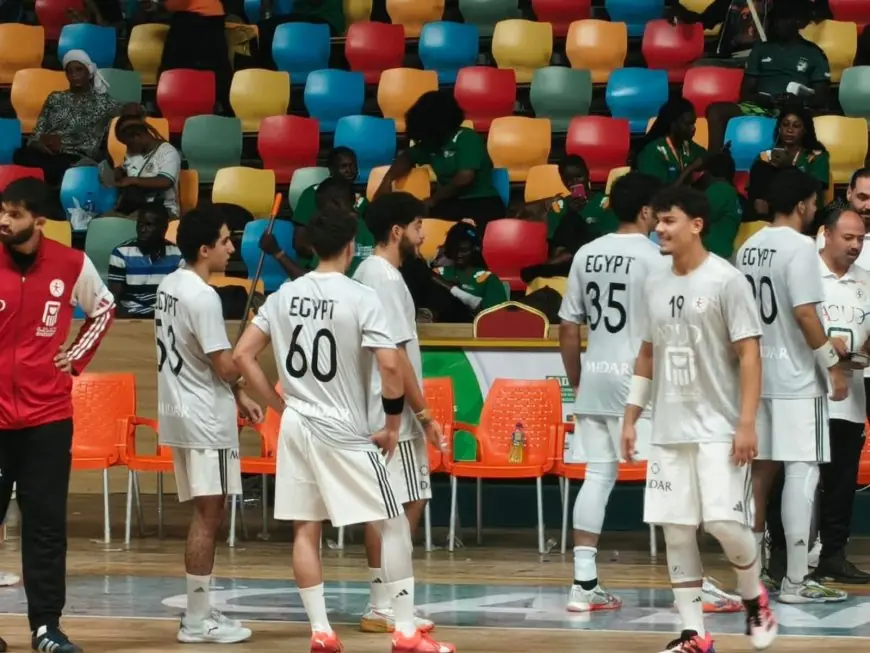 منتخب مصر للشباب يحقق انتصارًا مثيرًا ويحصد لقب بطولة أفريقيا لكرة اليد بفوزه على تونس ٢٨-٢٥