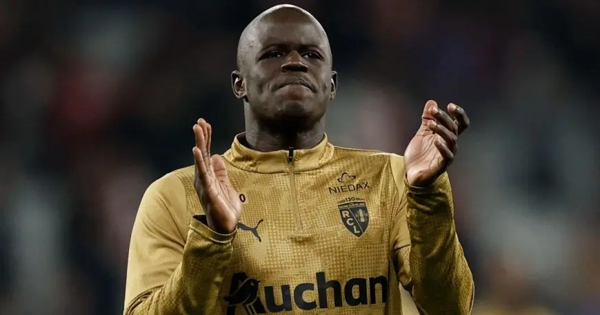 وكيل غاضب يرسل شخصين لتعقب مالانغ سار لاعب نادي نيوم