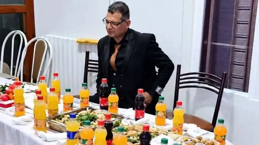 جزائريون ينظمون عرسا جماعيا لليتيم مروانة بعد احتفاله بزفافه وحيدا