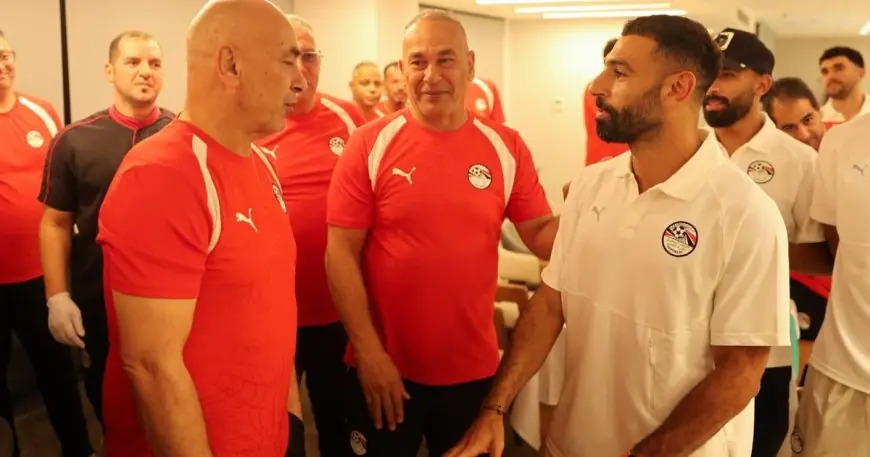 منتخب مصر يضيء الساحة بقيادة محمد صلاح في احتفال بتوأم الكرة حسام وإبراهيم حسن