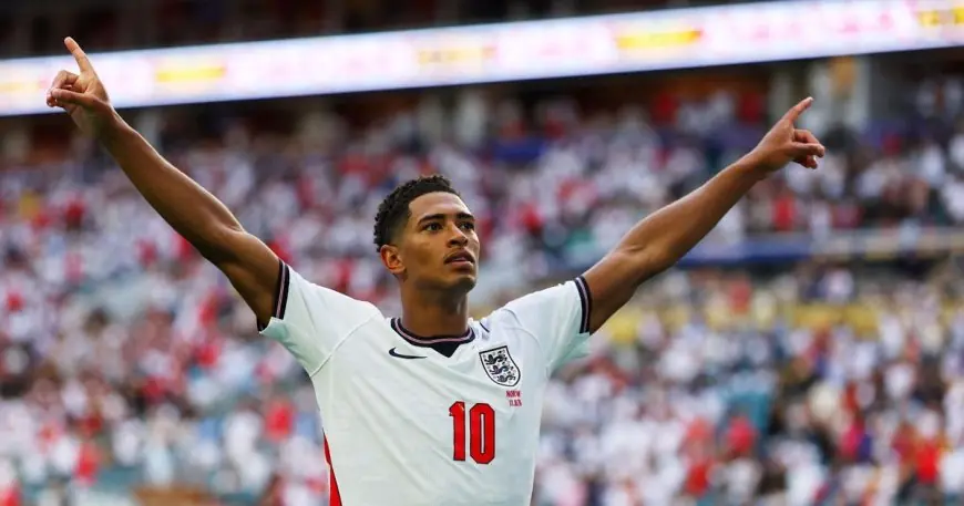 جود بيلينغهام يتألق كأفضل لاعب في منتخب إنجلترا للمرة الثانية على التوالي