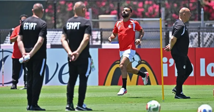 سبب مغادرة محمد صلاح معسكر منتخب مصر رغم كونه سليماً