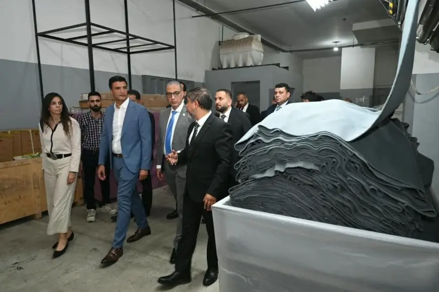 جولة وزير الصناعة ومحافظ الجيزة في مصنعين للغزل والنسيج بالمنطقة الصناعية الرابعة لتعزيز التنمية الصناعية