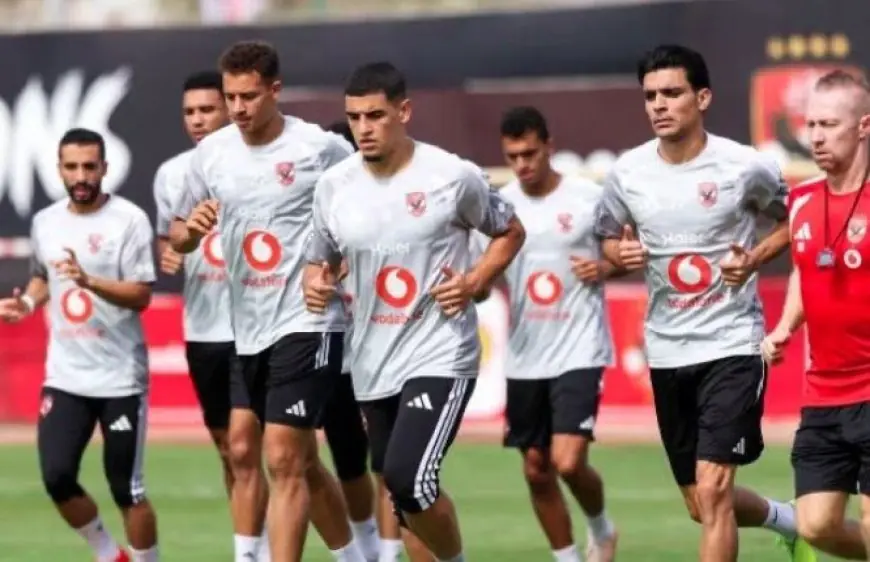 أشرف بن شرقي يعاود تدريجيًا المشاركة في تدريبات الأهلي بعد إصابة وتر أكيلس